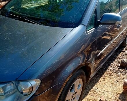 Серый Фольксваген Туран, объемом двигателя 2 л и пробегом 520 тыс. км за 3500 $, фото 1 на Automoto.ua