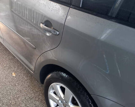 Серый Фольксваген Туран, объемом двигателя 1.9 л и пробегом 250 тыс. км за 7700 $, фото 3 на Automoto.ua