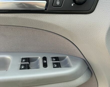 Фольксваген Туран 2007 в Лубнах на Automoto.ua Серый Фольксваген Туран, объемом двигателя 1.6 л и пробегом 199 тыс. км за 7699 $, фото 15 на Automoto.ua