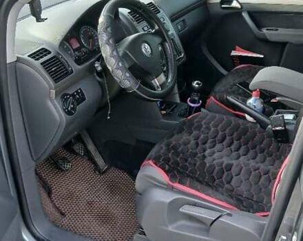 Серый Фольксваген Туран, объемом двигателя 1.4 л и пробегом 277 тыс. км за 6300 $, фото 5 на Automoto.ua