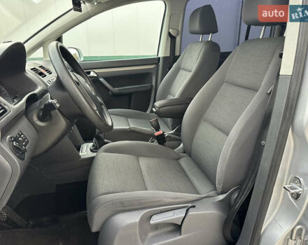 Серый Фольксваген Туран, объемом двигателя 1.6 л и пробегом 215 тыс. км за 6800 $, фото 24 на Automoto.ua