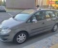 Сірий Фольксваген Туран, об'ємом двигуна 1.6 л та пробігом 227 тис. км за 6999 $, фото 5 на Automoto.ua
