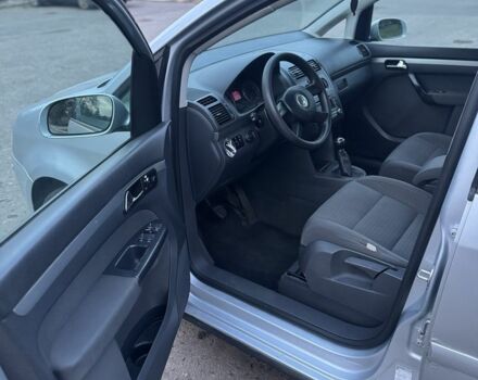 Серый Фольксваген Туран, объемом двигателя 1.9 л и пробегом 250 тыс. км за 3450 $, фото 10 на Automoto.ua