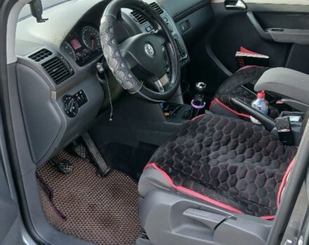 Серый Фольксваген Туран, объемом двигателя 1.4 л и пробегом 277 тыс. км за 6300 $, фото 6 на Automoto.ua