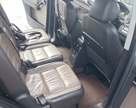 Серый Фольксваген Туран, объемом двигателя 1.97 л и пробегом 288 тыс. км за 7800 $, фото 9 на Automoto.ua