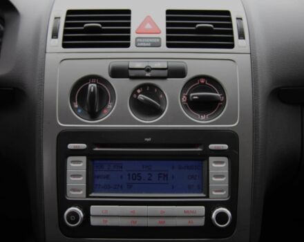 Серый Фольксваген Туран, объемом двигателя 1.6 л и пробегом 218 тыс. км за 8600 $, фото 16 на Automoto.ua