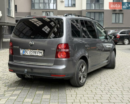 Серый Фольксваген Туран, объемом двигателя 1.9 л и пробегом 282 тыс. км за 6900 $, фото 21 на Automoto.ua