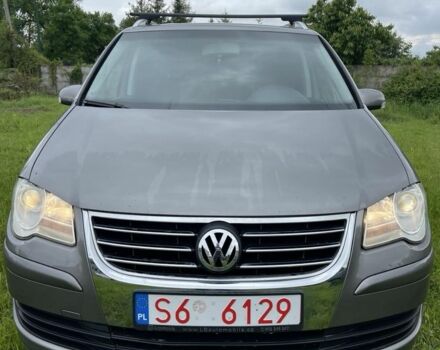 Серый Фольксваген Туран, объемом двигателя 1.6 л и пробегом 180 тыс. км за 2500 $, фото 3 на Automoto.ua