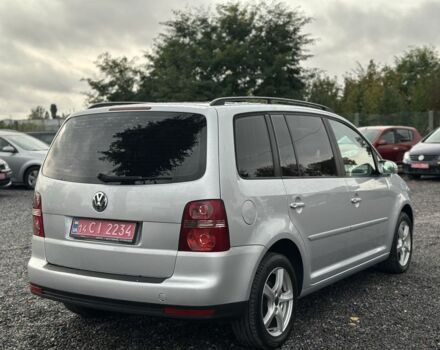 Серый Фольксваген Туран, объемом двигателя 1.6 л и пробегом 228 тыс. км за 8000 $, фото 3 на Automoto.ua