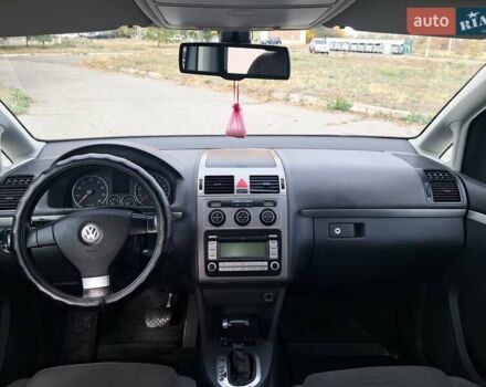 Серый Фольксваген Туран, объемом двигателя 1.4 л и пробегом 209 тыс. км за 6500 $, фото 7 на Automoto.ua