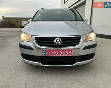 Серый Фольксваген Туран, объемом двигателя 1.6 л и пробегом 215 тыс. км за 6800 $, фото 21 на Automoto.ua