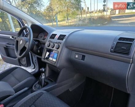 Серый Фольксваген Туран, объемом двигателя 1.6 л и пробегом 225 тыс. км за 6700 $, фото 47 на Automoto.ua