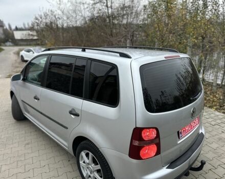 Серый Фольксваген Туран, объемом двигателя 1.6 л и пробегом 215 тыс. км за 6500 $, фото 2 на Automoto.ua