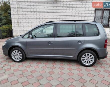 Серый Фольксваген Туран, объемом двигателя 1.6 л и пробегом 196 тыс. км за 7499 $, фото 5 на Automoto.ua