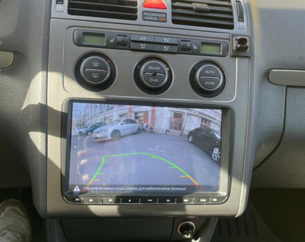 Серый Фольксваген Туран, объемом двигателя 1.39 л и пробегом 220 тыс. км за 4800 $, фото 7 на Automoto.ua