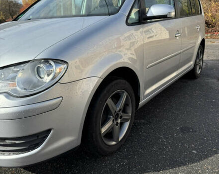 Серый Фольксваген Туран, объемом двигателя 1.6 л и пробегом 199 тыс. км за 7699 $, фото 2 на Automoto.ua