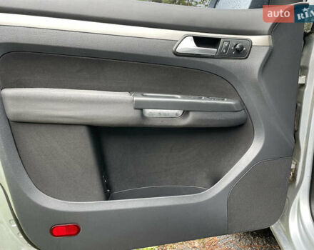 Серый Фольксваген Туран, объемом двигателя 1.9 л и пробегом 263 тыс. км за 7400 $, фото 19 на Automoto.ua