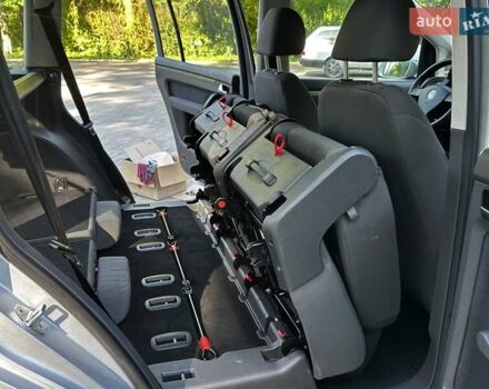 Сірий Фольксваген Туран, об'ємом двигуна 1.6 л та пробігом 230 тис. км за 6750 $, фото 113 на Automoto.ua