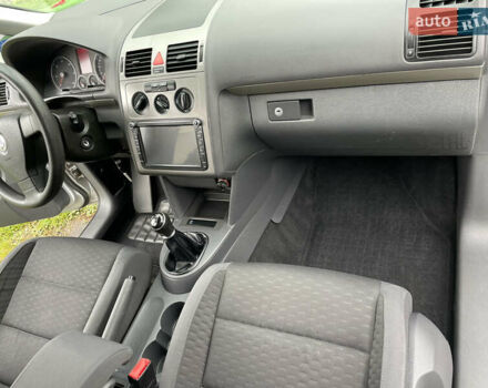 Серый Фольксваген Туран, объемом двигателя 1.9 л и пробегом 263 тыс. км за 7400 $, фото 28 на Automoto.ua