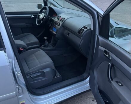 Серый Фольксваген Туран, объемом двигателя 1.9 л и пробегом 250 тыс. км за 3450 $, фото 16 на Automoto.ua