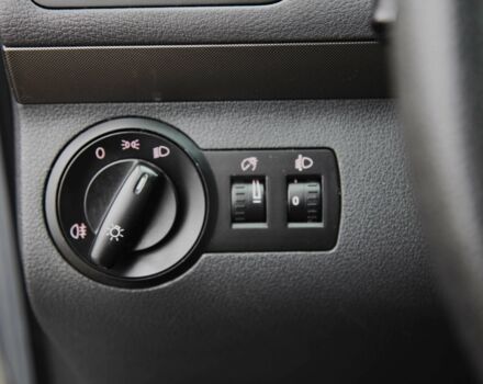 Серый Фольксваген Туран, объемом двигателя 1.6 л и пробегом 218 тыс. км за 8600 $, фото 20 на Automoto.ua