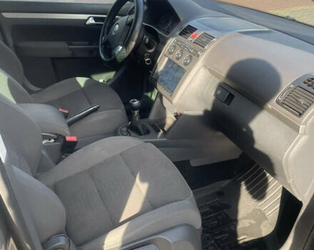 Серый Фольксваген Туран, объемом двигателя 1.39 л и пробегом 220 тыс. км за 4800 $, фото 22 на Automoto.ua