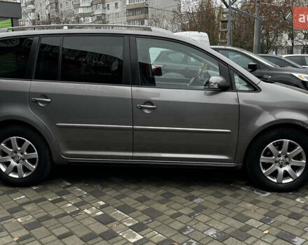 Сірий Фольксваген Туран, об'ємом двигуна 1.97 л та пробігом 302 тис. км за 8000 $, фото 3 на Automoto.ua