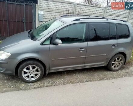 Серый Фольксваген Туран, объемом двигателя 2 л и пробегом 252 тыс. км за 6800 $, фото 2 на Automoto.ua