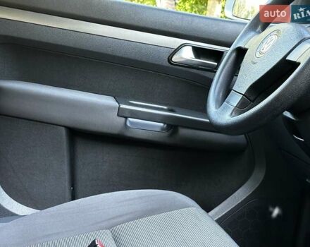 Сірий Фольксваген Туран, об'ємом двигуна 1.6 л та пробігом 230 тис. км за 6750 $, фото 82 на Automoto.ua