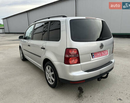 Серый Фольксваген Туран, объемом двигателя 1.6 л и пробегом 215 тыс. км за 6800 $, фото 7 на Automoto.ua