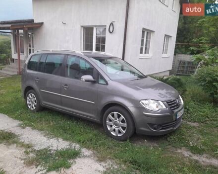 Сірий Фольксваген Туран, об'ємом двигуна 1.4 л та пробігом 250 тис. км за 6500 $, фото 1 на Automoto.ua