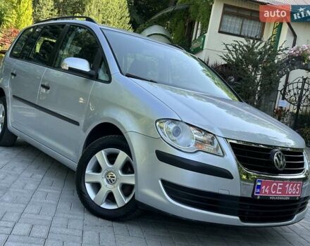 Сірий Фольксваген Туран, об'ємом двигуна 1.6 л та пробігом 230 тис. км за 6750 $, фото 53 на Automoto.ua