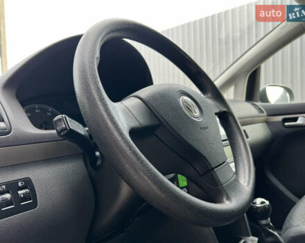 Серый Фольксваген Туран, объемом двигателя 1.6 л и пробегом 217 тыс. км за 8200 $, фото 39 на Automoto.ua