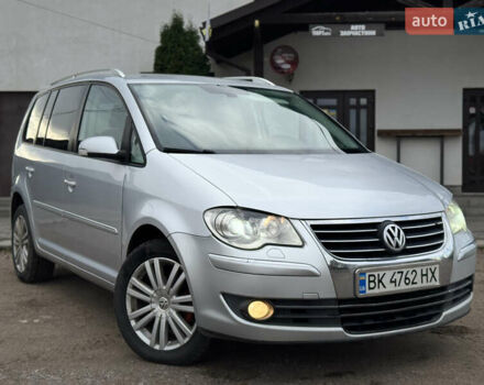 Серый Фольксваген Туран, объемом двигателя 1.97 л и пробегом 370 тыс. км за 6199 $, фото 4 на Automoto.ua