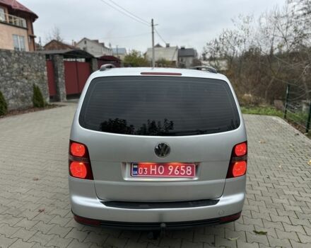 Серый Фольксваген Туран, объемом двигателя 1.6 л и пробегом 215 тыс. км за 6500 $, фото 3 на Automoto.ua