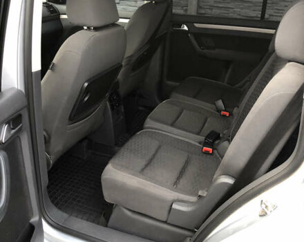 Сірий Фольксваген Туран, об'ємом двигуна 1.98 л та пробігом 360 тис. км за 5850 $, фото 3 на Automoto.ua