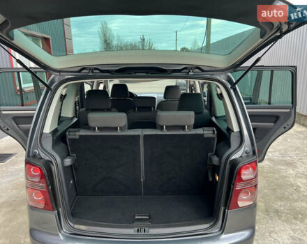 Серый Фольксваген Туран, объемом двигателя 1.6 л и пробегом 217 тыс. км за 8200 $, фото 75 на Automoto.ua