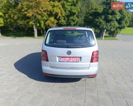 Серый Фольксваген Туран, объемом двигателя 1.6 л и пробегом 237 тыс. км за 6800 $, фото 5 на Automoto.ua