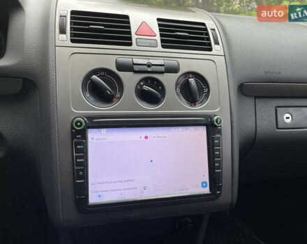 Серый Фольксваген Туран, объемом двигателя 1.9 л и пробегом 263 тыс. км за 7400 $, фото 30 на Automoto.ua