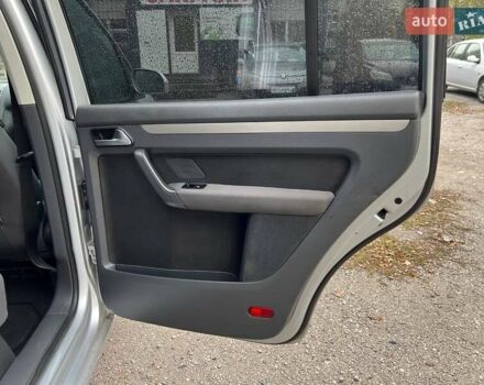 Серый Фольксваген Туран, объемом двигателя 1.6 л и пробегом 262 тыс. км за 6700 $, фото 17 на Automoto.ua