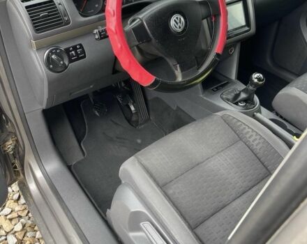 Серый Фольксваген Туран, объемом двигателя 1.6 л и пробегом 180 тыс. км за 2500 $, фото 7 на Automoto.ua