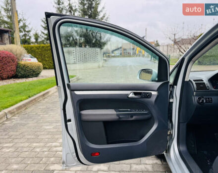 Серый Фольксваген Туран, объемом двигателя 2 л и пробегом 245 тыс. км за 7300 $, фото 13 на Automoto.ua