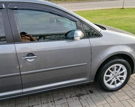 Серый Фольксваген Туран, объемом двигателя 1.4 л и пробегом 277 тыс. км за 6300 $, фото 5 на Automoto.ua