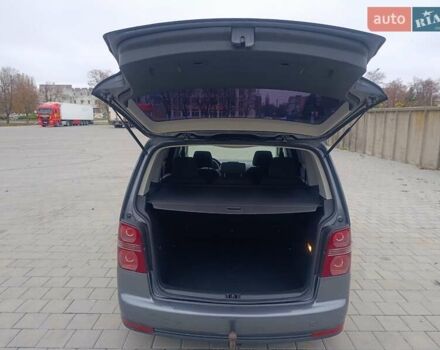 Серый Фольксваген Туран, объемом двигателя 1.6 л и пробегом 224 тыс. км за 7300 $, фото 14 на Automoto.ua