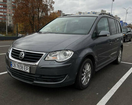 Серый Фольксваген Туран, объемом двигателя 1.39 л и пробегом 192 тыс. км за 6300 $, фото 1 на Automoto.ua