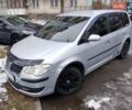 Серый Фольксваген Туран, объемом двигателя 1.39 л и пробегом 219 тыс. км за 4850 $, фото 1 на Automoto.ua