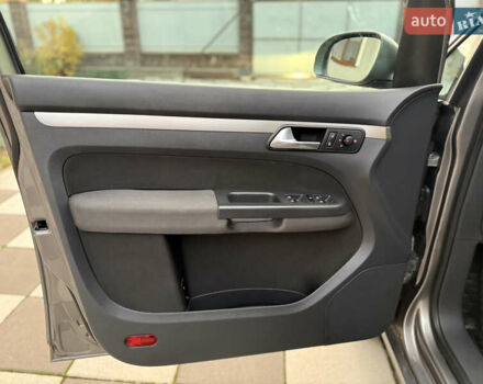 Сірий Фольксваген Туран, об'ємом двигуна 1.9 л та пробігом 221 тис. км за 6600 $, фото 24 на Automoto.ua