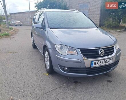 Серый Фольксваген Туран, объемом двигателя 1.4 л и пробегом 209 тыс. км за 6500 $, фото 5 на Automoto.ua