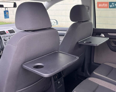 Сірий Фольксваген Туран, об'ємом двигуна 1.4 л та пробігом 48 тис. км за 8999 $, фото 46 на Automoto.ua