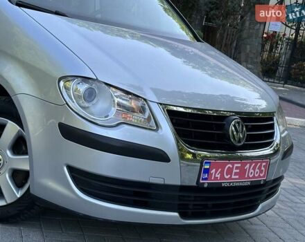 Сірий Фольксваген Туран, об'ємом двигуна 1.6 л та пробігом 230 тис. км за 6750 $, фото 51 на Automoto.ua